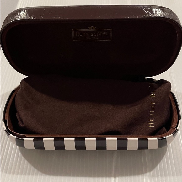 Henri Bendel Heart-Shaped Sunglasses - Picture 7 of 7